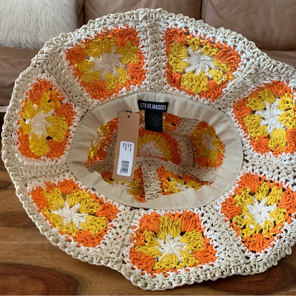 STEVE MADDEN Daisy Crochet Bucket Hat - Picture 2 of 5
